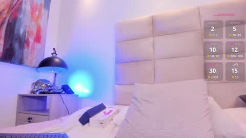 KHLOE online show from December 24, 2024, 2:54 pm