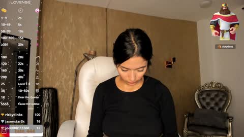 Khloe online show from December 13, 2024, 4:38 pm