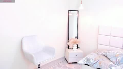 Snapshot of khloe_houston chatting on April 25, 2026, 1:36 pm Khloe online show from April 25, 2026, 1:36 pm