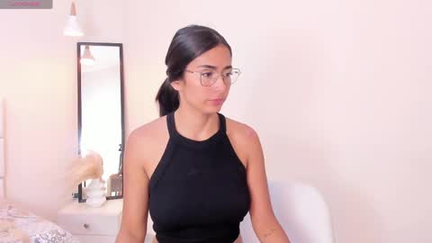 Snapshot of khloe_houston chatting on May 8, 2026, 1:38 pm Khloe online show from May 8, 2026, 1:38 pm