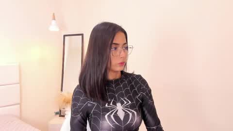 Snapshot of khloe_houston chatting on June 3, 2026, 1:57 pm Khloe online show from June 3, 2026, 1:57 pm