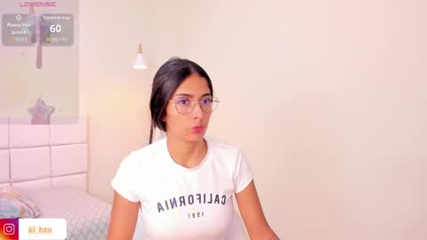 Snapshot of khloe_houston chatting on June 8, 2026, 12:49 pm Khloe online show from June 8, 2026, 12:49 pm