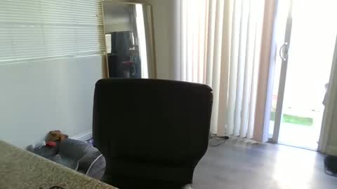 khloemariexoxo  online show from April 15, 2026, 6:48 pm