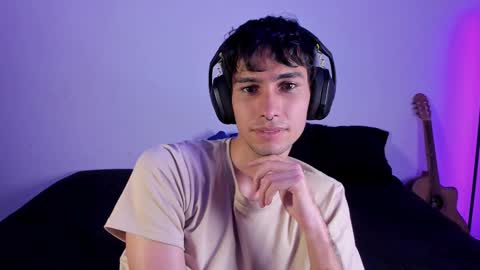 khozler_ online show from February 11, 2025, 8:48 am