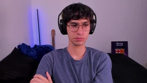 khozler_ online show from March 9, 2025, 6:06 am