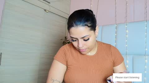    N         M online show from February 1, 2025, 11:43 am