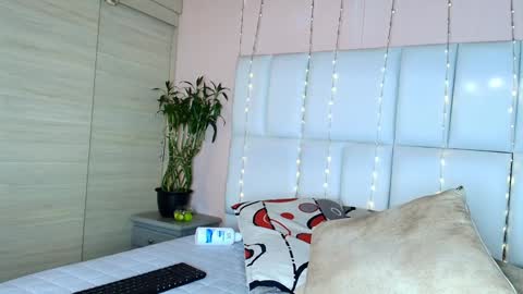    N         M online show from February 1, 2025, 8:58 pm