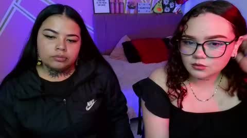 Snapshot of kiana_queen chatting on July 5, 2026, 9:33 pm kiana online show from July 5, 2026, 9:33 pm
