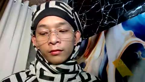 kiana online show from April 16, 2026, 1:12 pm