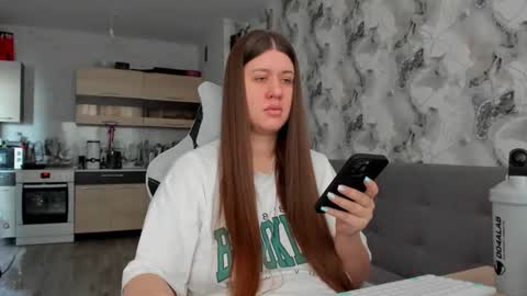 kianna_dior_ online show from January 15, 2026, 7:02 am