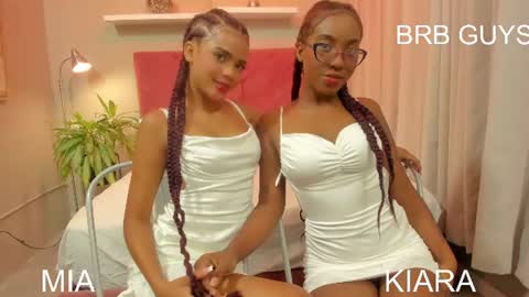 Snapshot of kiara_curls chatting on June 24, 2026, 11:42 am Kiara online show from June 24, 2026, 11:42 am
