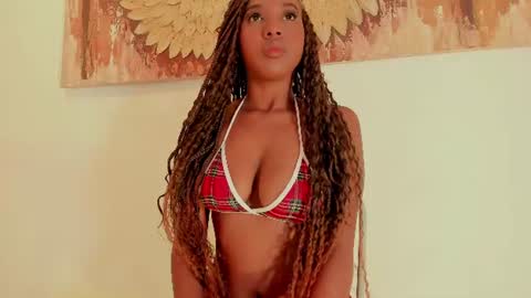Snapshot of kiara_curls chatting on July 20, 2026, 1:35 pm Kiara online show from July 20, 2026, 1:35 pm