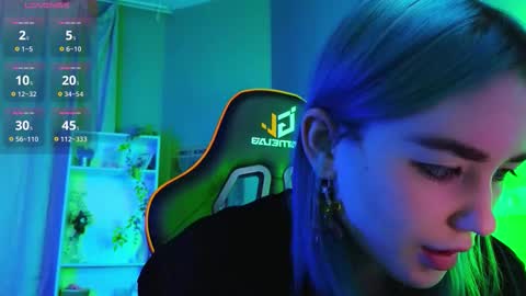 Kira online show from September 17, 2025, 9:16 pm