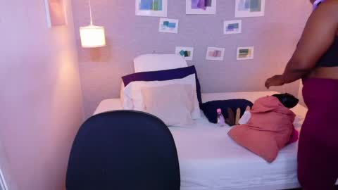 Snapshot of kiara_evanss chatting on May 7, 2026, 12:27 am Kiara online show from May 7, 2026, 12:27 am