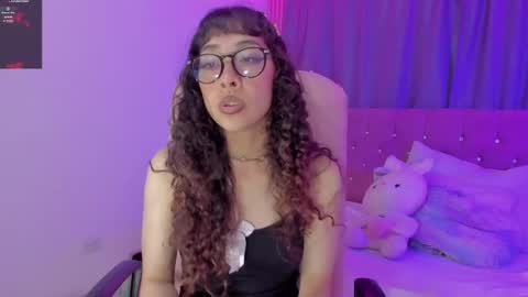 Snapshot of kiara_lovelyy chatting on May 20, 2026, 4:18 am Kiara online show from May 20, 2026, 4:18 am