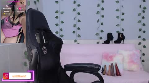 Kiara online show from November 15, 2025, 8:55 am