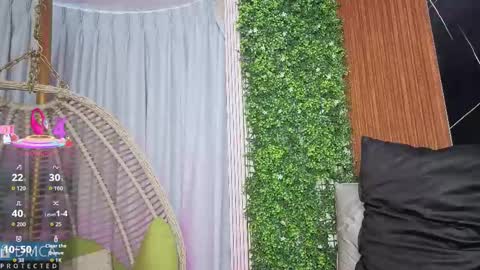 Kiara Zahiri online show from October 30, 2025, 11:00 am