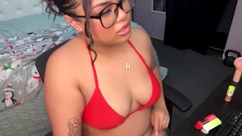 Snapshot of kiaradanielaxx chatting on September 24, 2025, 2:37 am kiaradanielaxx online show from September 24, 2025, 2:37 am
