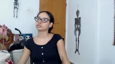 Snapshot of kiaralenon chatting on October 1, 2025, 5:57 am kiaralenon online show from October 1, 2025, 5:57 am