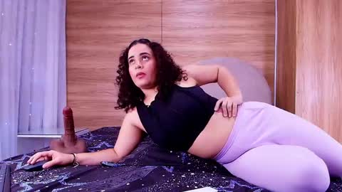 kiaralopez_ online show from June 5, 2026, 3:02 am