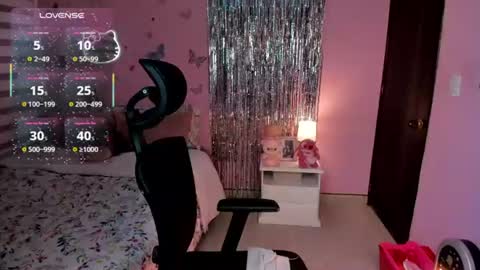 Snapshot of kiarielle chatting on July 2, 2026, 12:43 am Kiarielle online show from July 2, 2026, 12:43 am