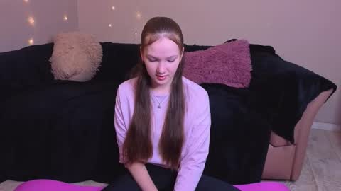 Melvi online show from December 3, 2025, 7:27 am