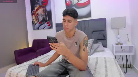 Kieran Derek online show from November 19, 2025, 2:00 am