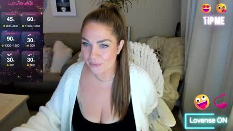 Kiera Reines online show from December 4, 2025, 1:59 am