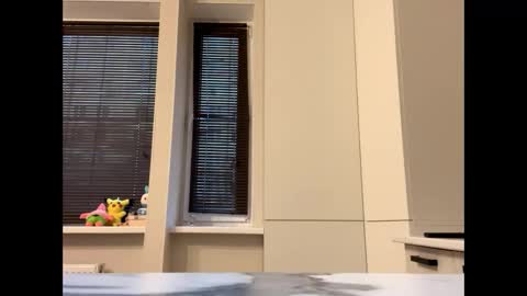 Hey theremy name is Sofi  online show from December 1, 2025, 12:10 pm