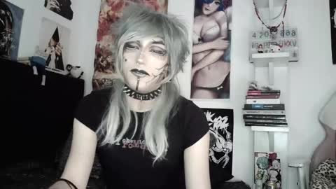 Snapshot of kiiller_queen chatting on June 5, 2026, 7:08 pm kenny online show from June 5, 2026, 7:08 pm