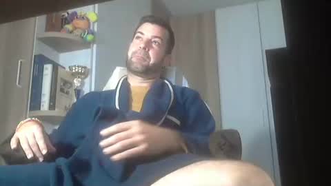 Snapshot of kikehotmachine chatting on March 5, 2025, 8:54 am HotMachine online show from March 5, 2025, 8:54 am