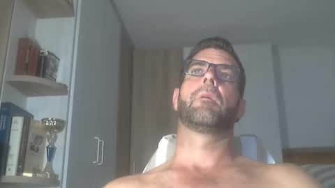 Snapshot of kikehotmachine chatting on September 13, 2025, 5:29 am HotMachine online show from September 13, 2025, 5:29 am