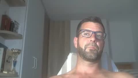 Snapshot of kikehotmachine chatting on September 14, 2025, 4:00 am HotMachine online show from September 14, 2025, 4:00 am