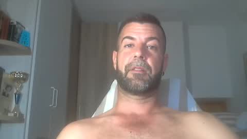 Snapshot of kikehotmachine chatting on September 27, 2025, 1:54 am HotMachine online show from September 27, 2025, 1:54 am