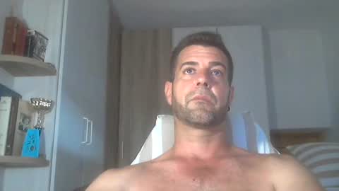Snapshot of kikehotmachine chatting on August 5, 2026, 5:05 pm HotMachine online show from August 5, 2026, 5:05 pm