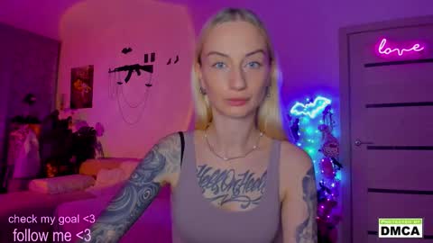 Kiki online show from November 2, 2025, 9:28 pm