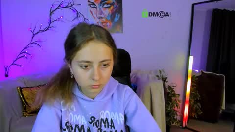 kiki_swan online show from September 29, 2025, 5:56 am