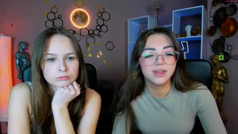 Snapshot of kiki_swan chatting on April 25, 2026, 9:34 am kiki_swan online show from April 25, 2026, 9:34 am