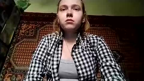 kikibang_ online show from October 24, 2025, 8:33 am