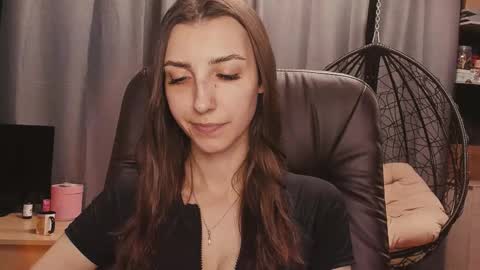 Snapshot of kikies_ chatting on September 29, 2025, 4:56 pm Mika and Miranda online show from September 29, 2025, 4:56 pm