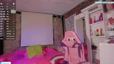 kiki online show from December 9, 2024, 6:35 pm