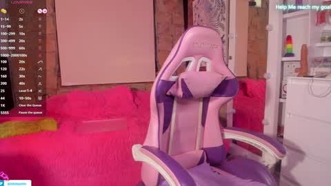 kiki online show from December 18, 2024, 9:08 pm