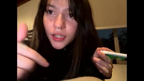 Snapshot of kikilove15 chatting on May 13, 2026, 9:33 pm kikilove15 online show from May 13, 2026, 9:33 pm