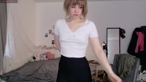 Kiki online show from May 30, 2026, 1:35 am