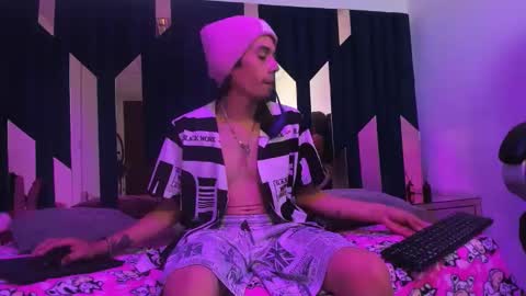 kikyoanddrey online show from April 18, 2026, 7:29 pm