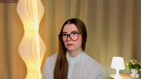 ZofiaLiya online show from November 28, 2025, 6:27 am