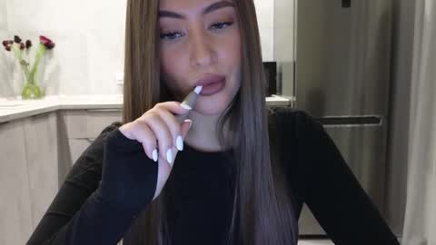 EvaAnna online show from February 20, 2025, 2:57 pm