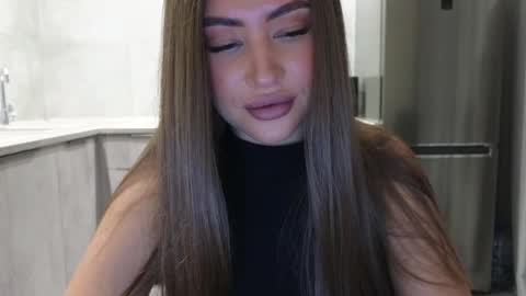 EvaAnna online show from February 25, 2025, 5:58 pm