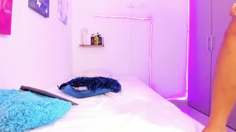 kim online show from February 8, 2025, 7:38 pm