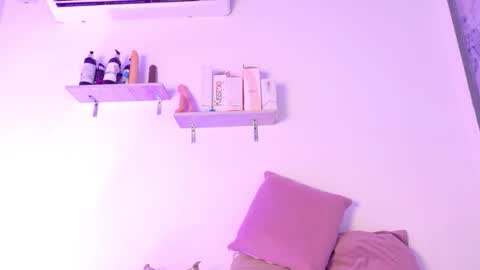 kim online show from October 17, 2025, 8:55 pm